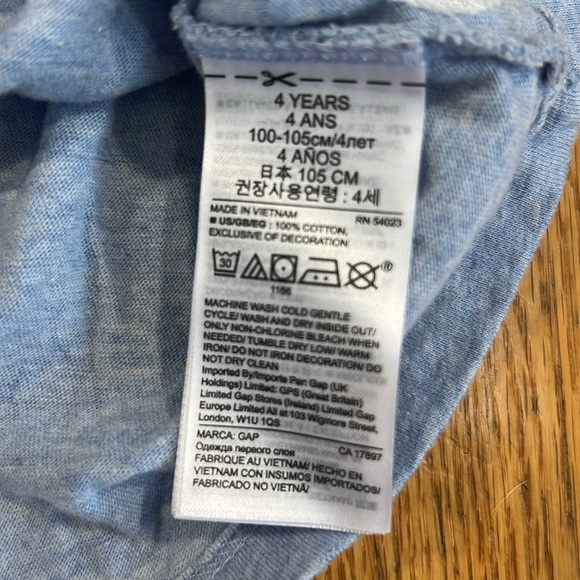 Lot of Two Gap Pocket Tees. Dark Gray and Light Blue - Picture 12 of 14